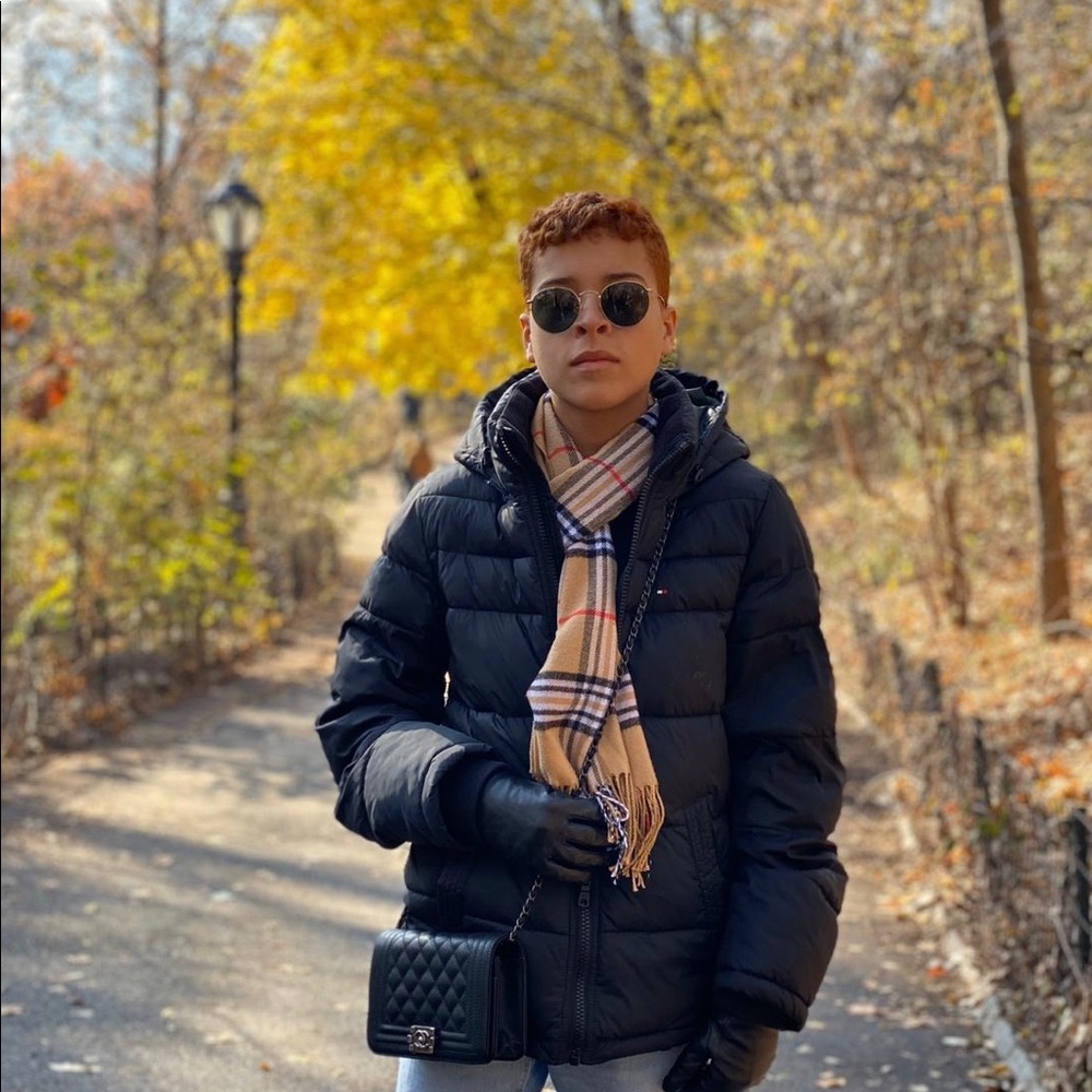 Meet your Posher, Aris